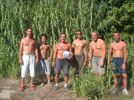 Aprs les boules, les chippendales "made in la Balancelle" se lancent dans le foot...