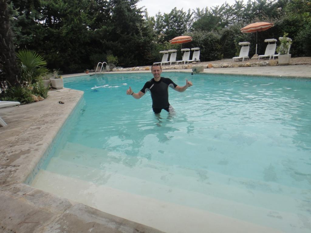 Lionel dans la piscine à St Rémy fin octobre...